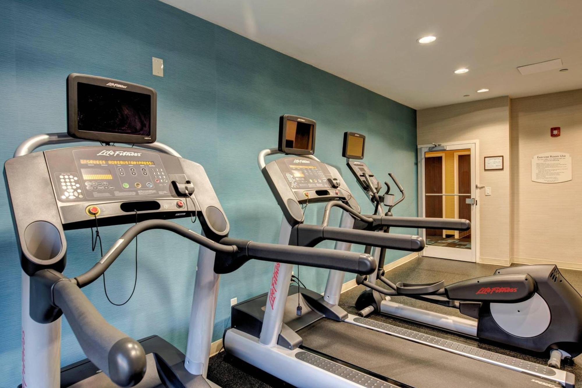 Fairfield Inn And Suites By Marriott Potomac Mills Woodbridge Eksteriør billede