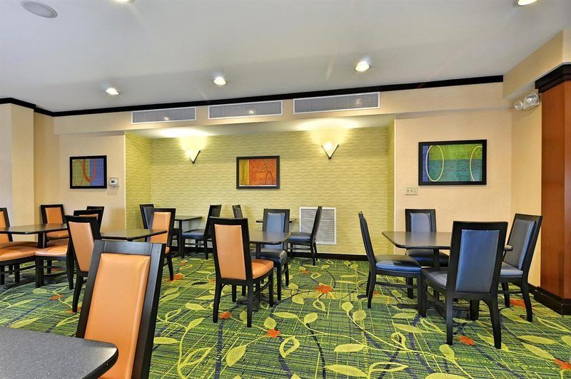 Fairfield Inn And Suites By Marriott Potomac Mills Woodbridge Eksteriør billede