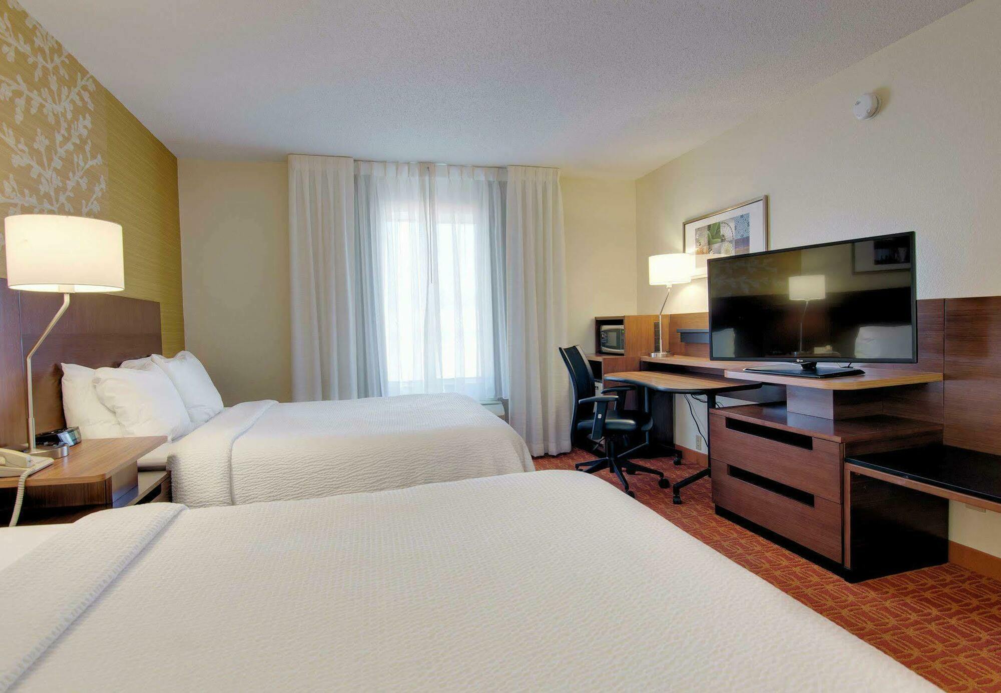Fairfield Inn And Suites By Marriott Potomac Mills Woodbridge Eksteriør billede